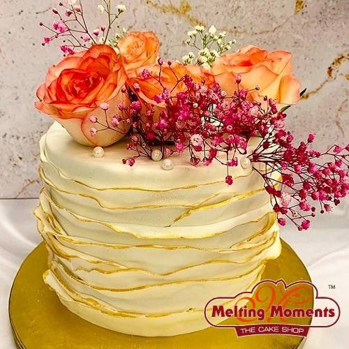 Valentine's Day Special Cakes with Original Flowers