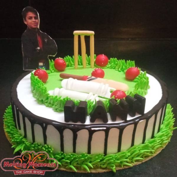 Cricket Theme Cake